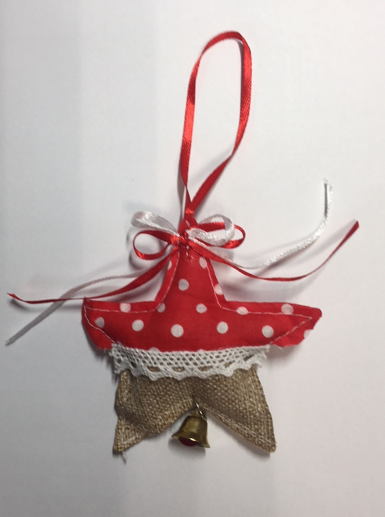 Hvězda na zavěšení se zvonkem z juty